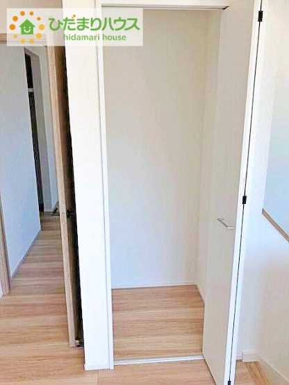 郡山市昭和1丁目　中古戸建の収納|ファミリークローゼットは収納場所が決まるので、リビングや各部屋に衣類などが散らかりにくくなります！