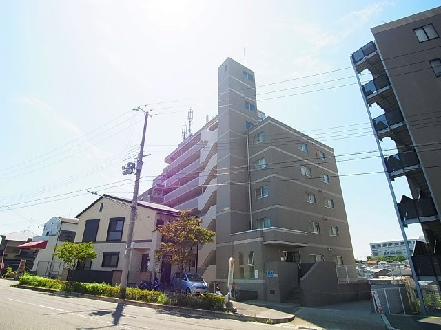 コート宮北の外観|駐車場、エレベーター完備の綺麗なマンション