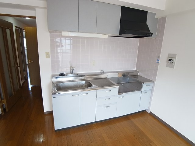 コート宮北のキッチン|ワイドなキッチンで広く使いやすいですよ