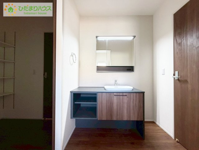 大槻前畑　新築戸建　1号棟の独立洗面台|清潔感溢れるスタイリッシュなデザインの洗面化粧台！！