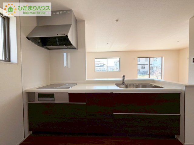 大槻前畑　新築戸建　1号棟のキッチン|IHなので、コンロ掃除も楽々できちゃいます♪