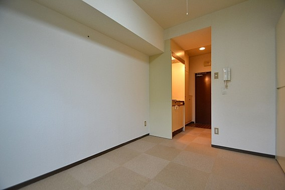 プラス六甲の居間・リビング