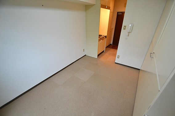 プラス六甲の居間・リビング