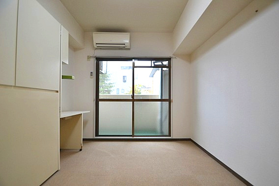 プラス六甲の居間・リビング