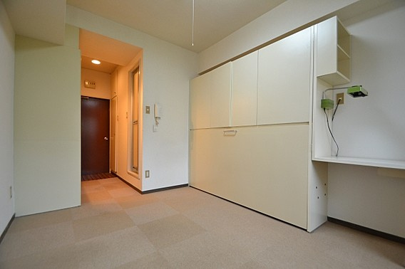 プラス六甲の居間・リビング