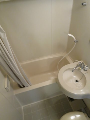 ロイヤル神戸下山手の浴室