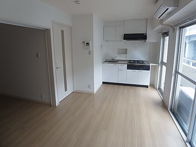 Ｄｕｋｅ御影（デューク御影）の居間・リビング