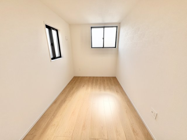 【仲介手数料無料／中川区】Terrechez名古屋市港区幸町　新築戸建の洋室