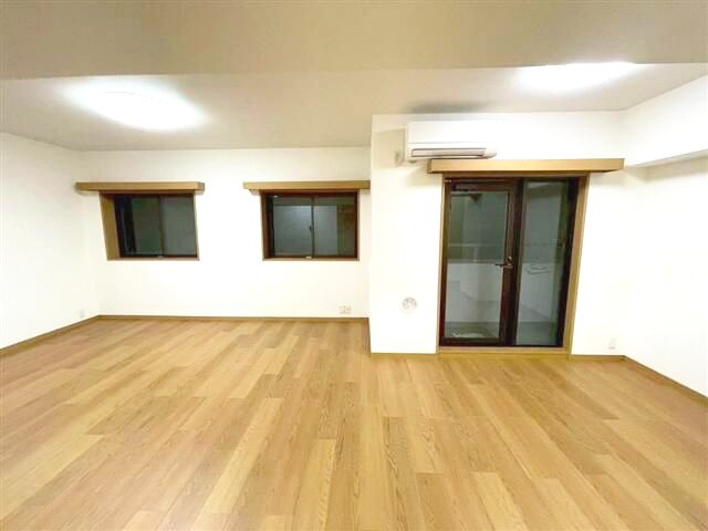 アークステージ関内の居間・リビング