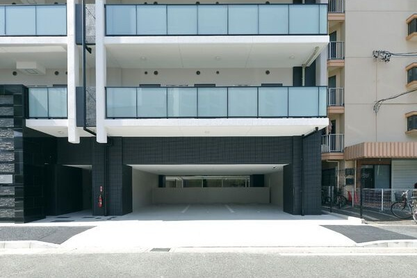 S-RESIDENCE浅間町駅前axial(アクシャル)キャンペーン中の駐車場