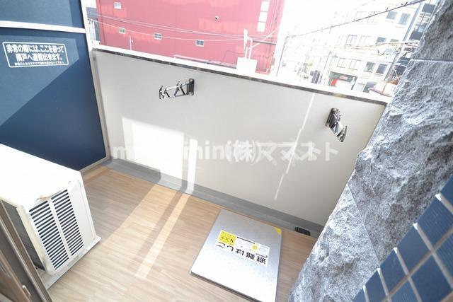 大阪市浪速区日本橋東２丁目の賃貸マンションのバルコニー