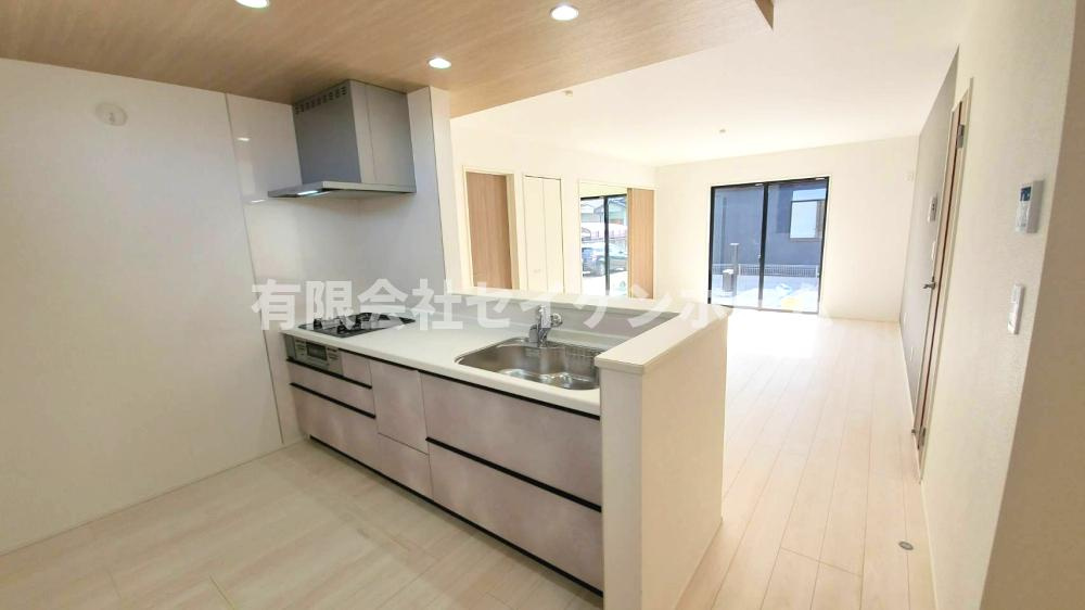 行田市矢場　新築住宅（平屋住宅）2号棟のキッチン