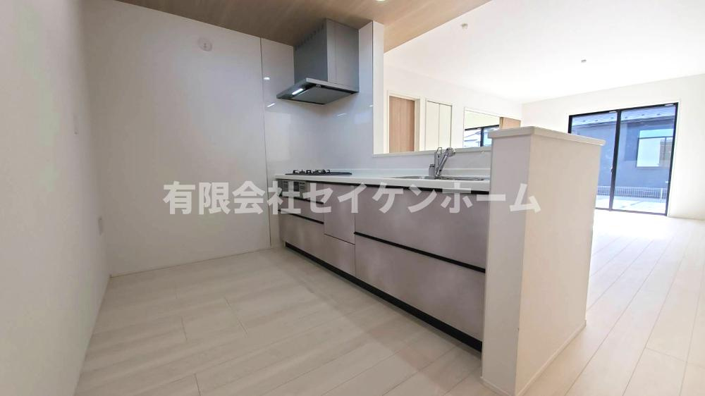 行田市矢場　新築住宅（平屋住宅）2号棟のキッチン