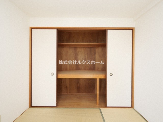 アメニティ駅前の収納|ちょっとした収納スペースも充実しています