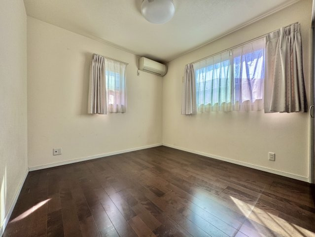 【オール電化】守谷市松前台ソーラーパネル付き中古戸建の洋室