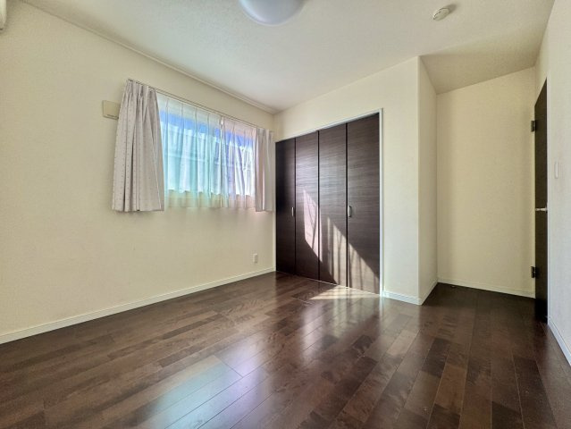 【オール電化】守谷市松前台ソーラーパネル付き中古戸建の洋室