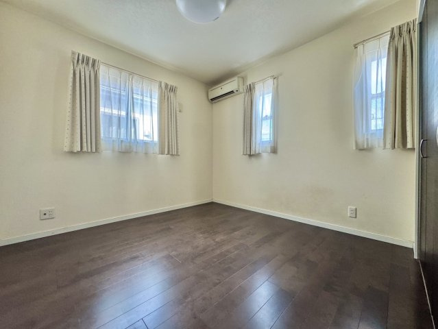 【オール電化】守谷市松前台ソーラーパネル付き中古戸建の洋室