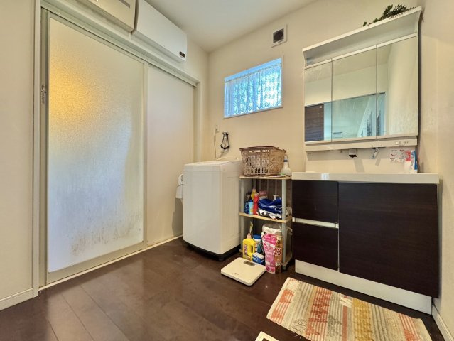 【オール電化】守谷市松前台ソーラーパネル付き中古戸建の洗面所