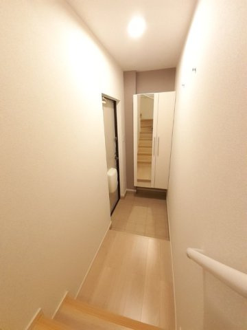 ラーゴム　Ａの玄関