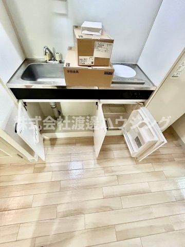 ラファイン江坂のキッチン|キッチン下収納