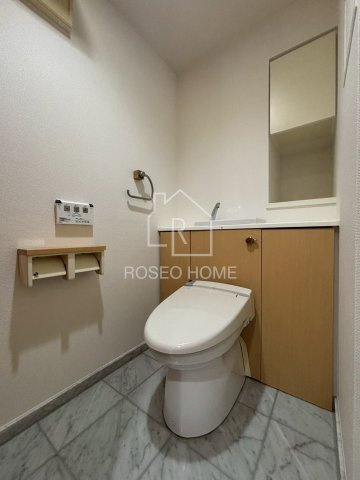 リーガル江戸堀ウエストパークのトイレ|同マンション別部屋：参考写真