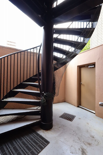 ポエム松川のエントランス