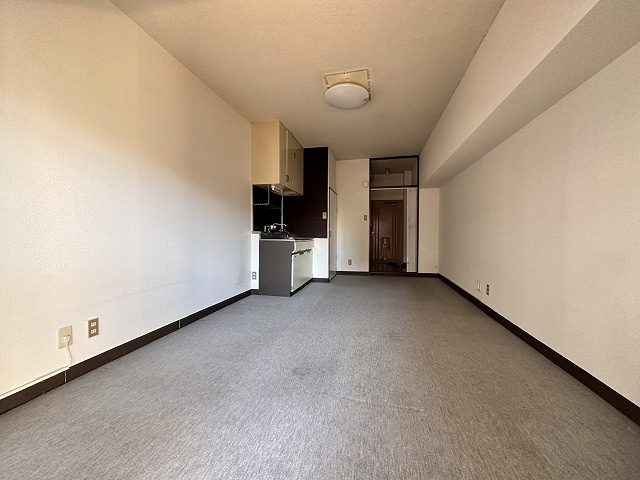 ポエム松川の洋室