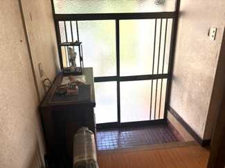【玄関】 | 安芸郡熊野町出来庭【中古戸建】【現状渡し】