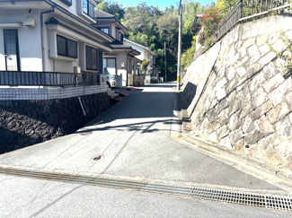 【前面道路含む現地写真】