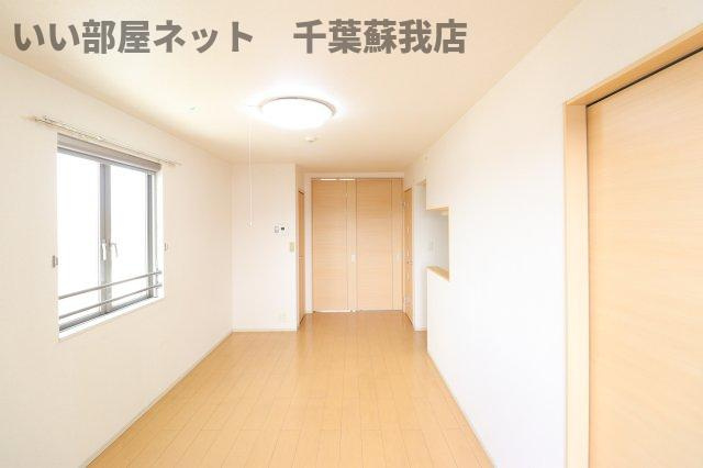 マーヴェラス末広の居間・リビング|こちらのリビングで趣味の時間をお楽しみください