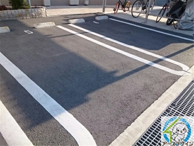プリティー　ブルⅠの駐車場