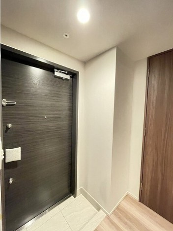 ドゥーエ府中Ⅰの玄関