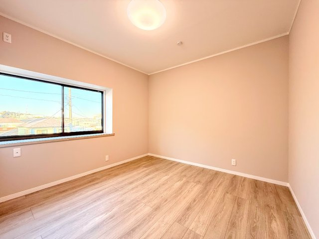 港南区日野7丁目　中古戸建ての洋室|◆住宅ローンのご相談や周辺環境のご案内も含め、ローンに詳しい、地元に詳しいスタッフがお出迎えさせていただきます。お気軽にご相談ください。
