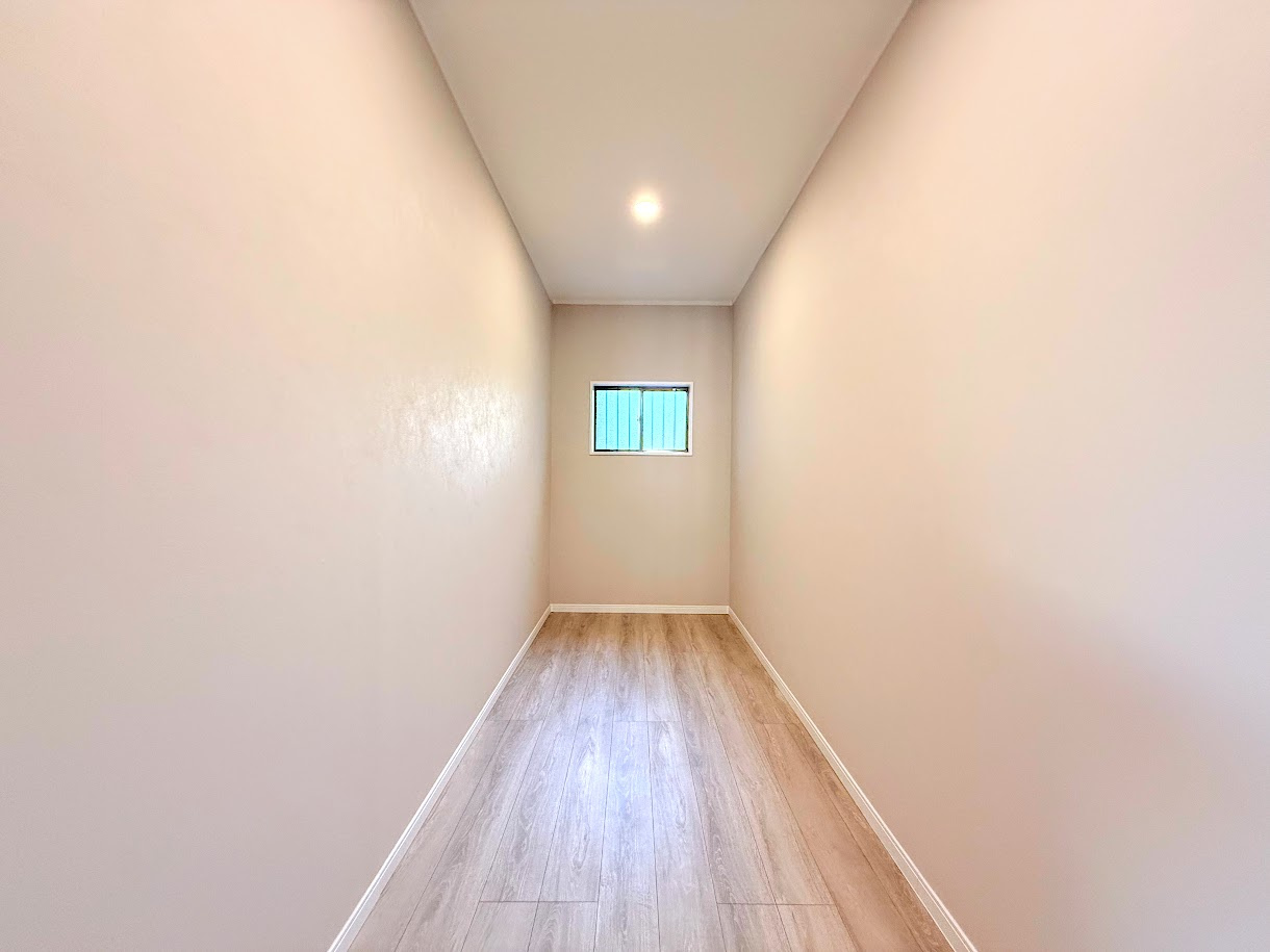 港南区日野7丁目　中古戸建ての収納|◆暮らし心地を大きく左右する収納を、適材適所に配置し使い勝手を考慮しました。空間を余すところなく有効利用した収納は生活空間をより上質なものにしてくれるでしょう。
