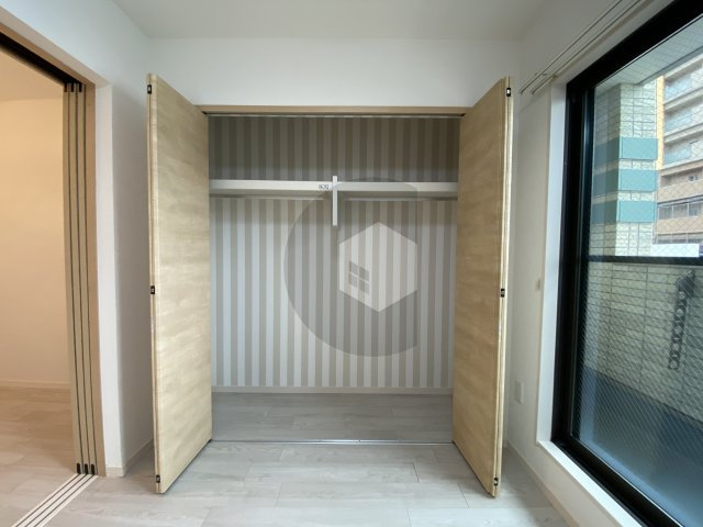 東大阪市長栄寺のハイツの収納