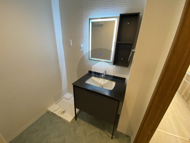 東大阪市長栄寺のハイツの洗面所