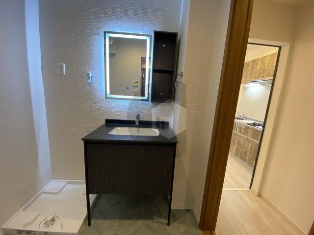 東大阪市長栄寺のハイツの独立洗面台