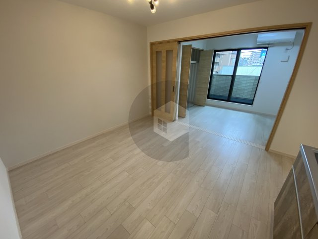 東大阪市長栄寺のハイツの洋室