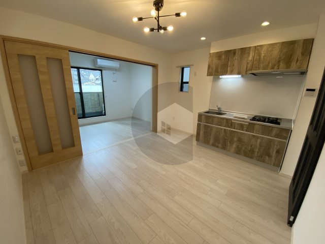 東大阪市長栄寺のハイツの居間・リビング