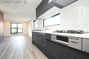 【同社施工例】気密性と断熱性に優れ、外気の影響を受けにくく、浴室内の温度を一定に保ちやすいです。特に冬場は、暖房効率が高まり、快適なバスタイムを過ごせます。