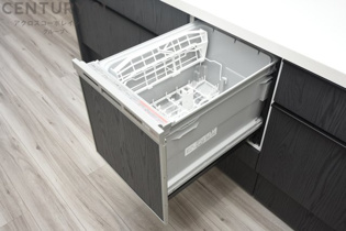 【同社施工例】多数の調理器具を同時に使用でき、料理の効率化が可能。省エネで節約になり、様々な料理スタイルに適応できます。