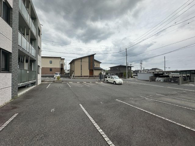 ハートフルマンション上野の駐車場