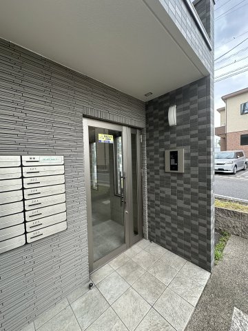 ハートフルマンション上野のエントランス