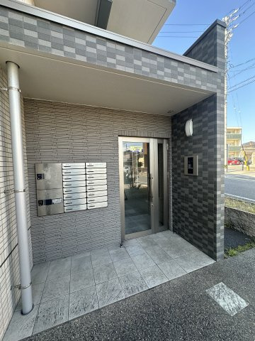 ハートフルマンション上野のエントランス