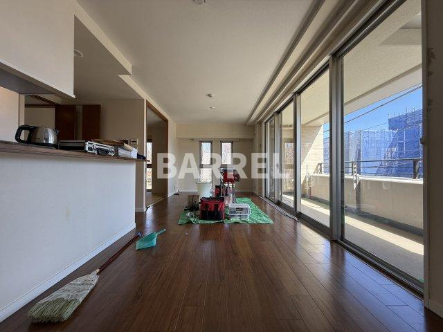 パークホームズ千里佐竹台の居間・リビング