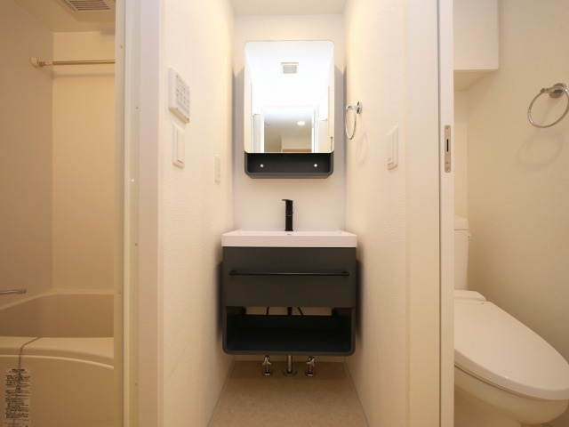 セレニテフラン新大阪の独立洗面台