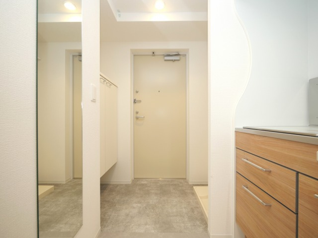 セレニテフラン新大阪の玄関