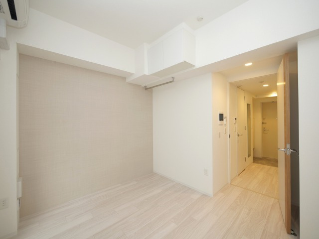 セレニテフラン新大阪の居間・リビング