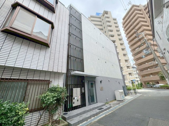 ヒルズ十三東の外観