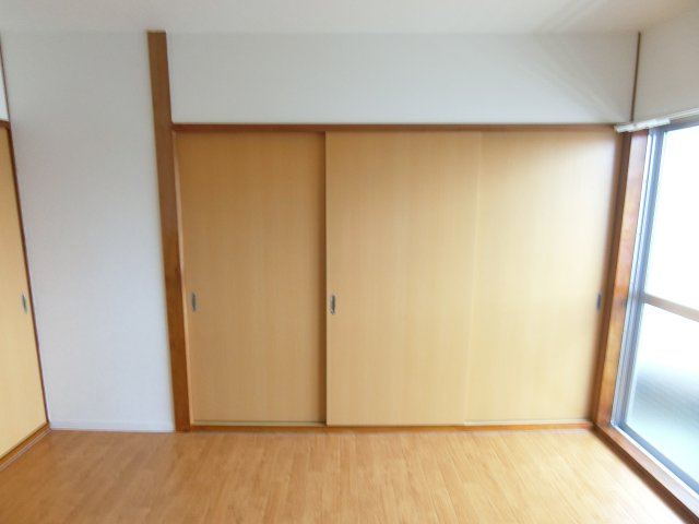 恵三コーポの洋室